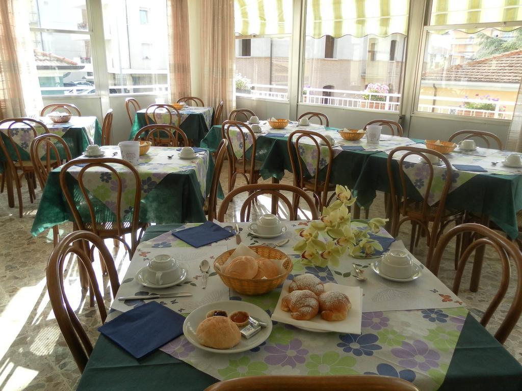 רימיני Hotel Sonne מראה חיצוני תמונה